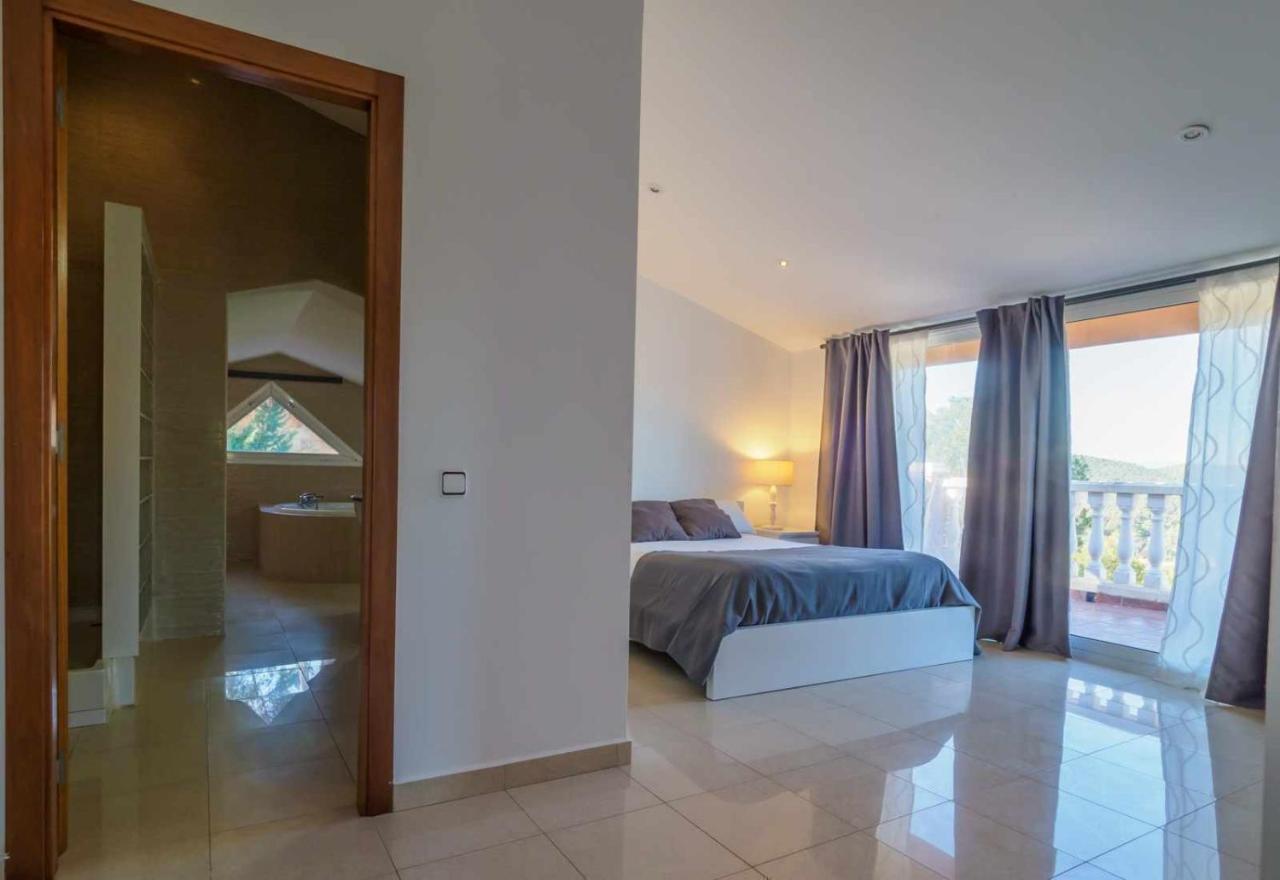 Mas Mestre Con Una Capacidad De 6 A 8 Huespedes Cerca De Sitges Olivella Exterior photo